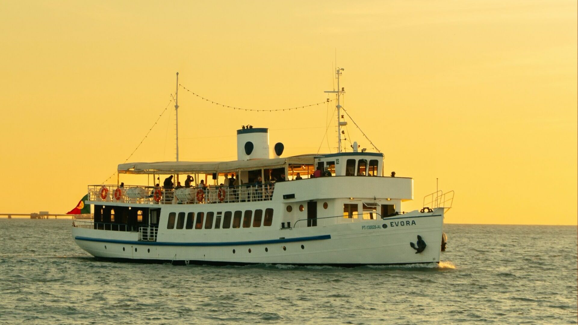 lisbon sunset cruise
