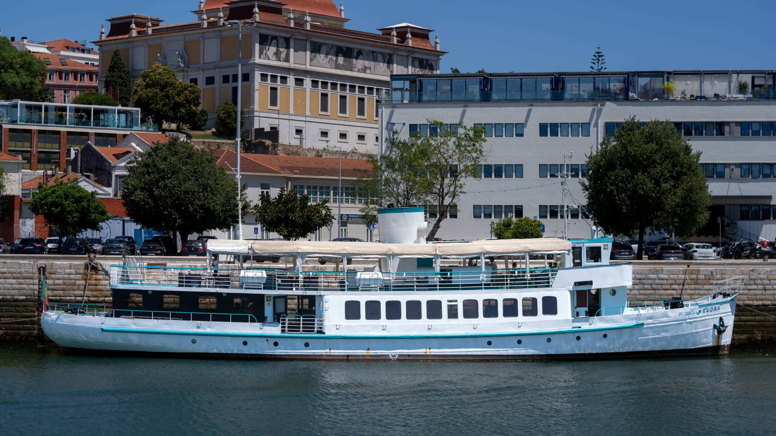 lisbon boat tour safety